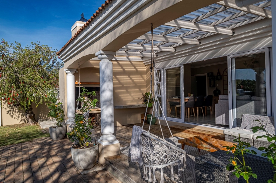 4 Bedroom Property for Sale in Lovemore Park Eastern Cape